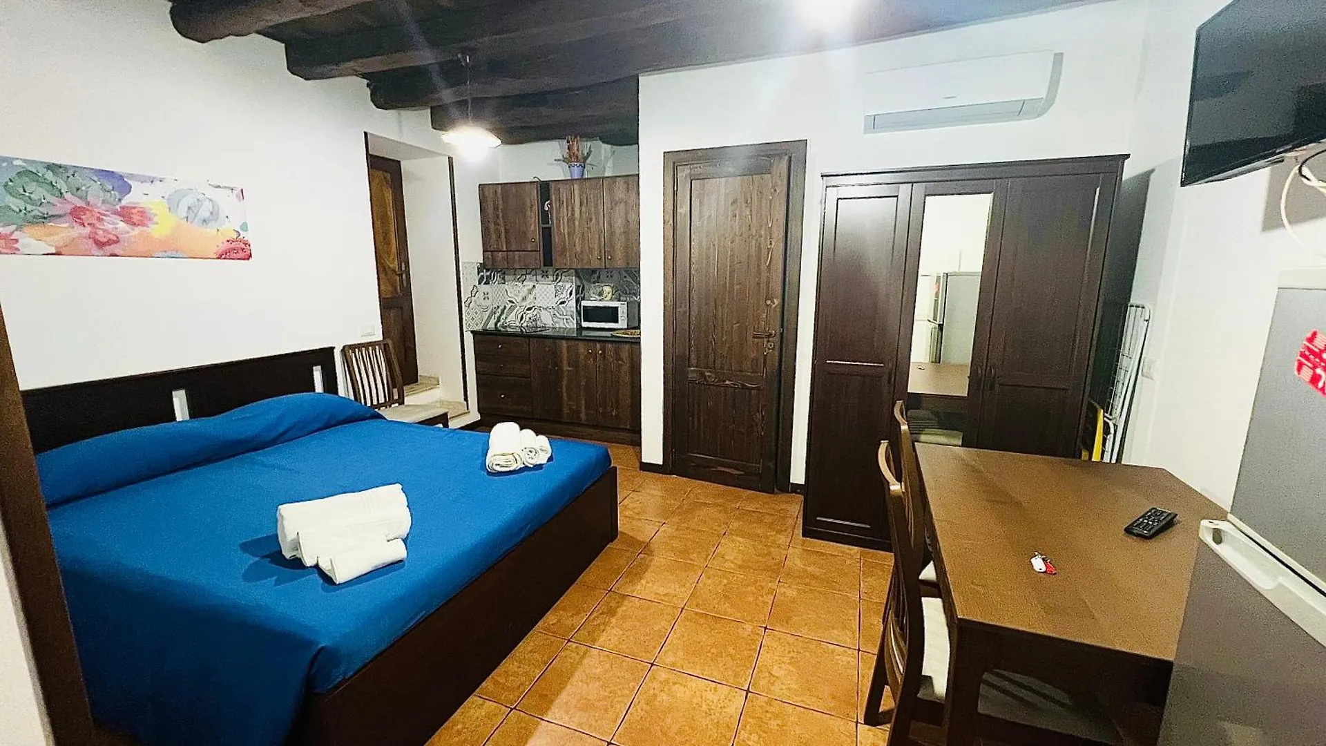 Studios Osterio Cefalu Apartment